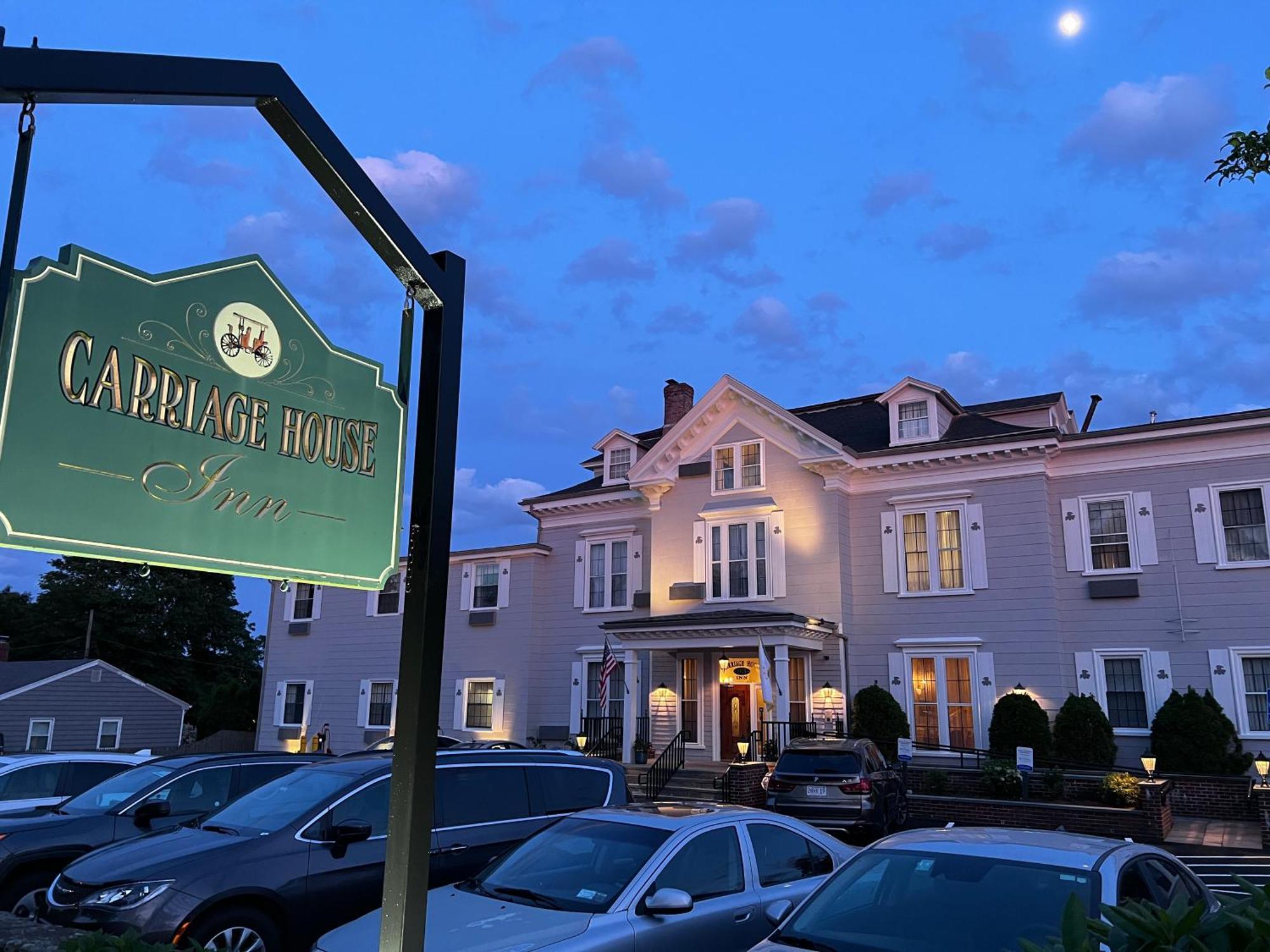 The Carriage House Inn Newport Мидълтаун Екстериор снимка